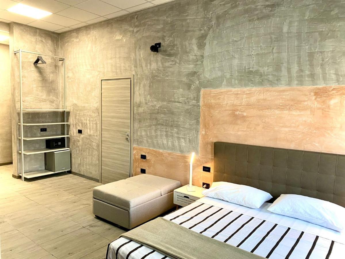 Hotel Tech Брембате Экстерьер фото