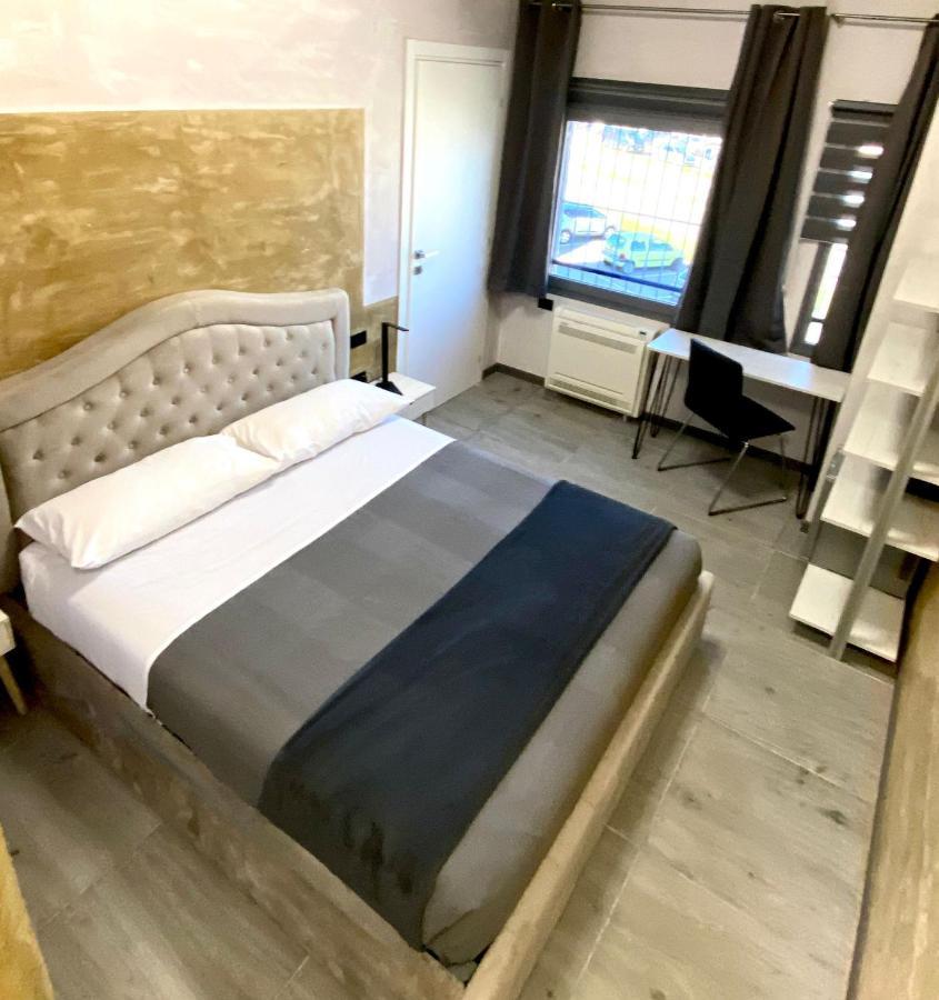 Hotel Tech Брембате Экстерьер фото