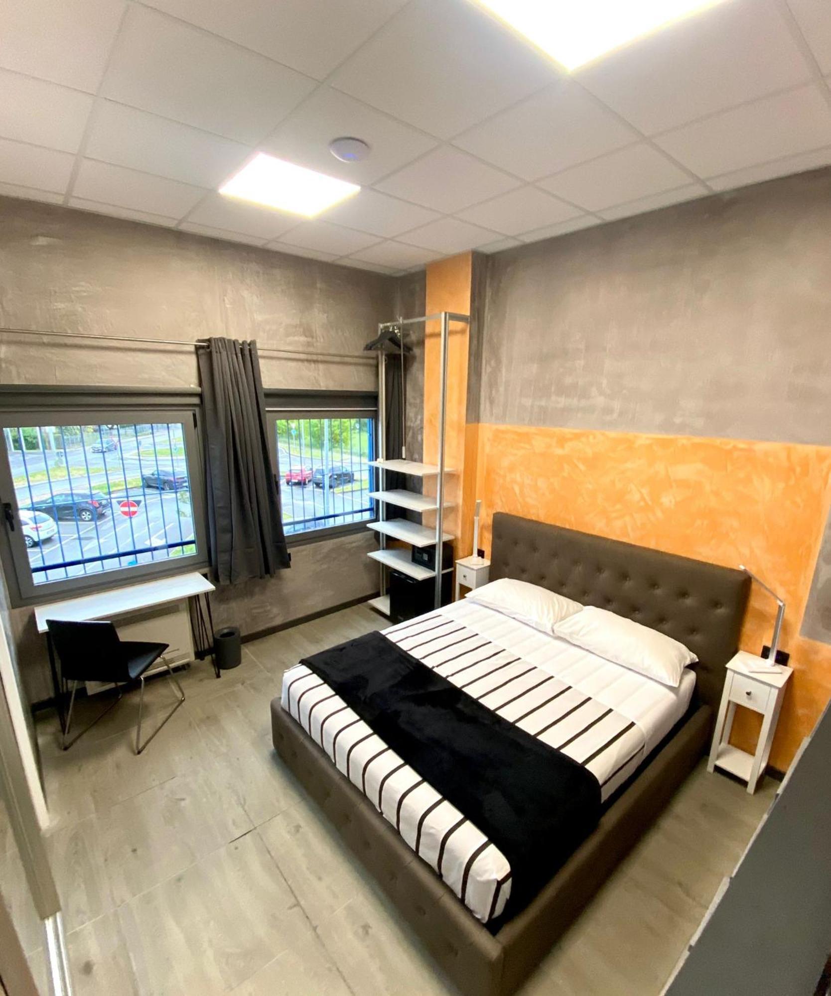 Hotel Tech Брембате Экстерьер фото